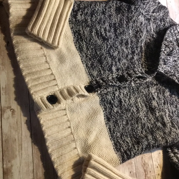 Gap button up cardigan sweater. Size s. - Picture 5 of 10